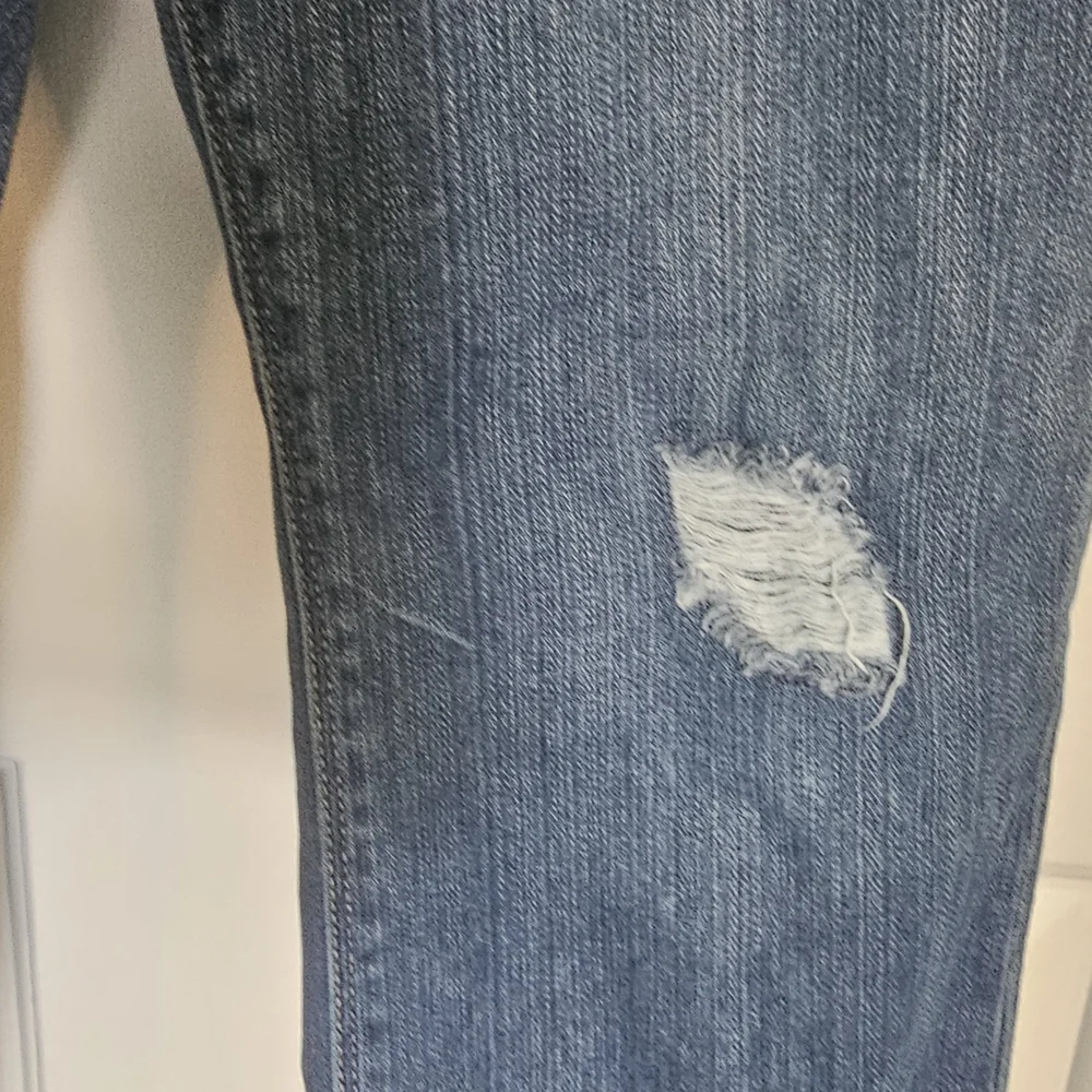 White House Black Market Blanc Distressed Jeans Women's Sz 6 Crop - Picture 5 of 15